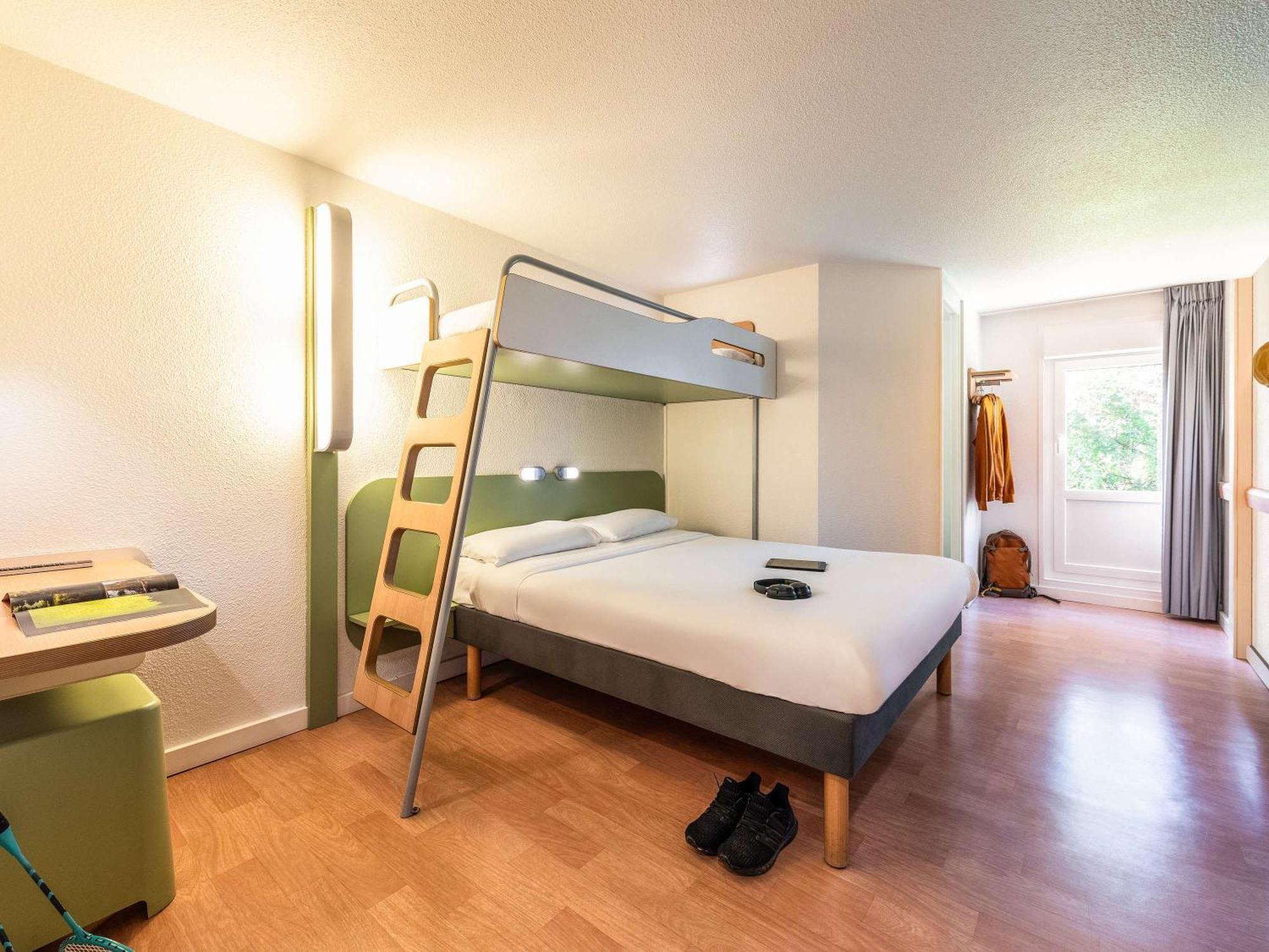 Ibis Budget Villefranche Limas Eksteriør billede